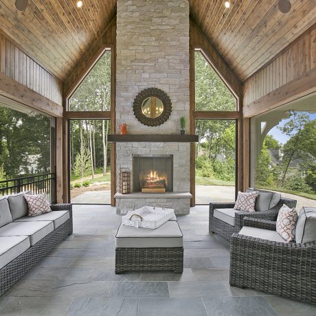 Luxury home near the lake with comfortable seating even in the Winter